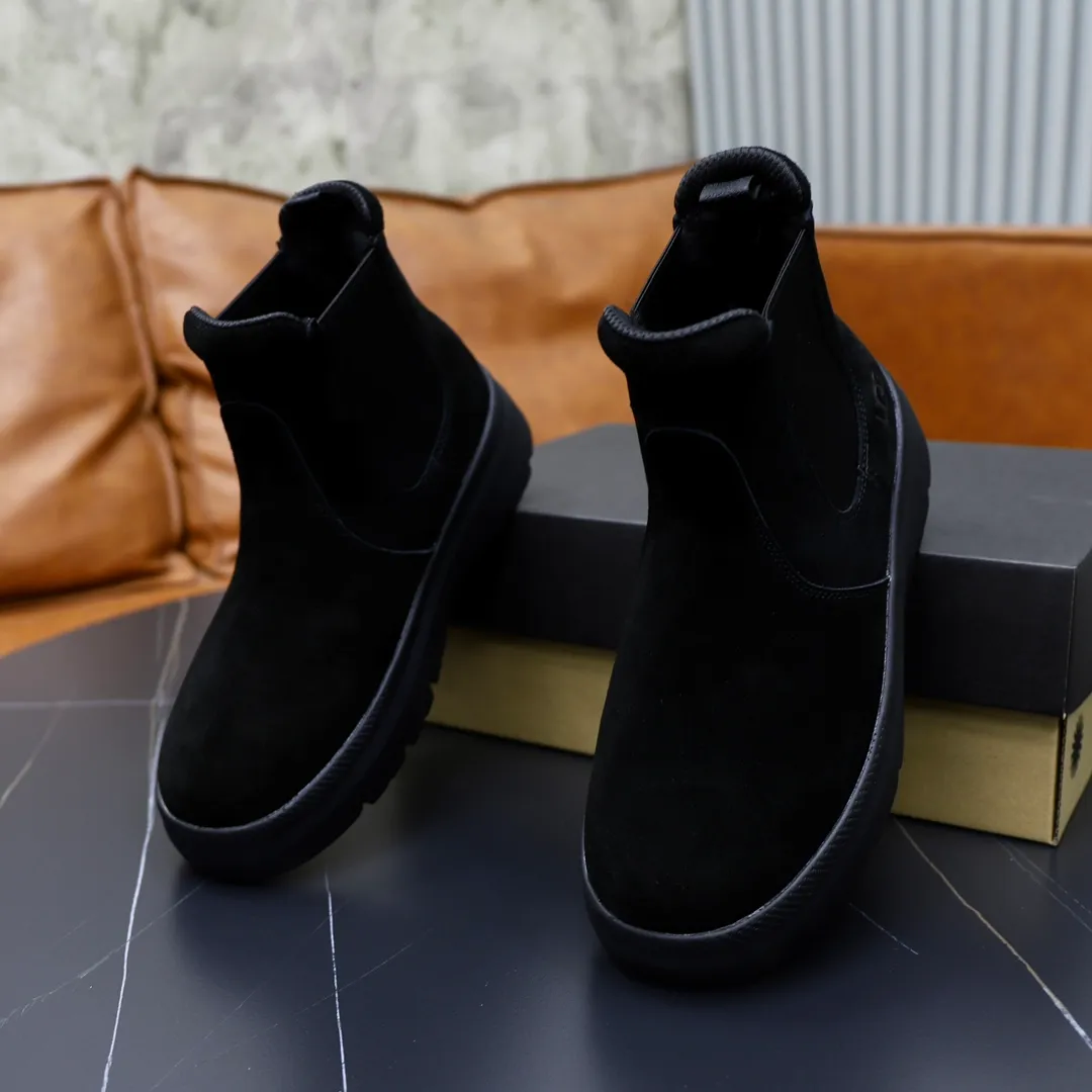 Ex-factory price: 540💰Thick wool imported from Australia Brand: UGG genuine purchase Size: 39-44 (45 customized) Grade: Official website 1:1 Material: First layer of genuine leather waterproof and antifreeze upper Real wool lining Original non-slip and wear-resistant outsole Style category: Men's casual shoes Trendy style Comfortable on the feet Color: Official website color synchronization